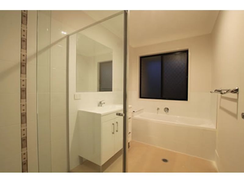 1, 9 Lanita Chase (Cnr Tia Close) n/a, Morayfield QLD 4506