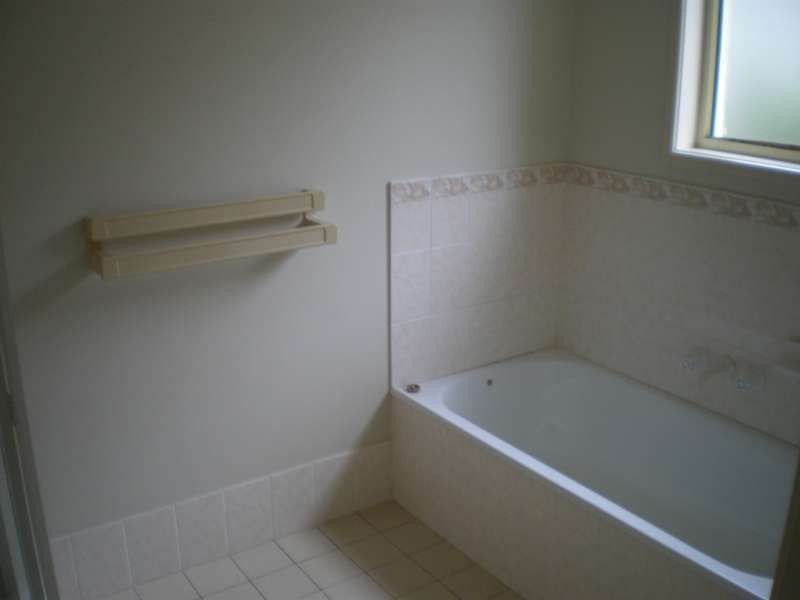 12 Tee Place, Arundel QLD 4214