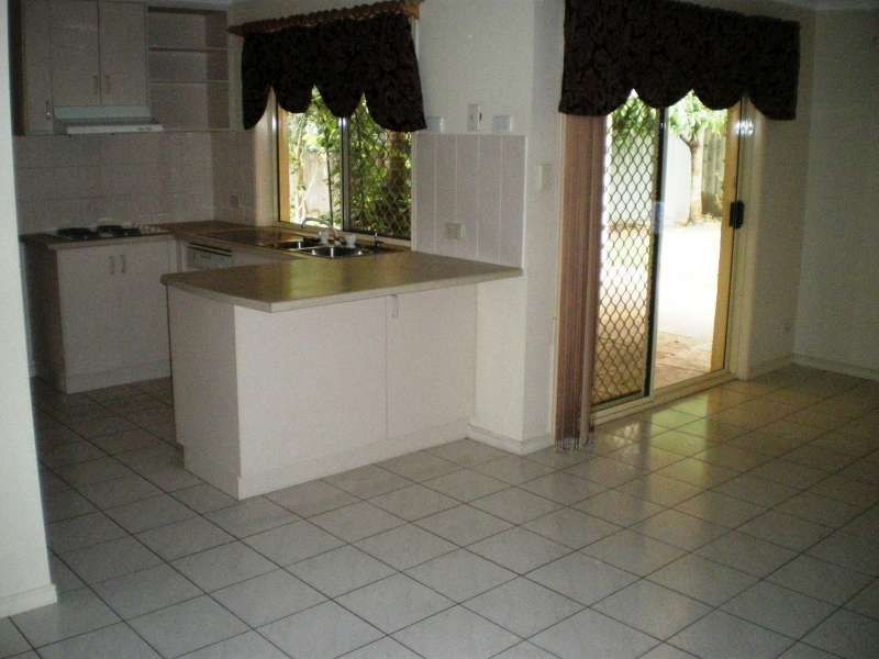 12 Tee Place, Arundel QLD 4214