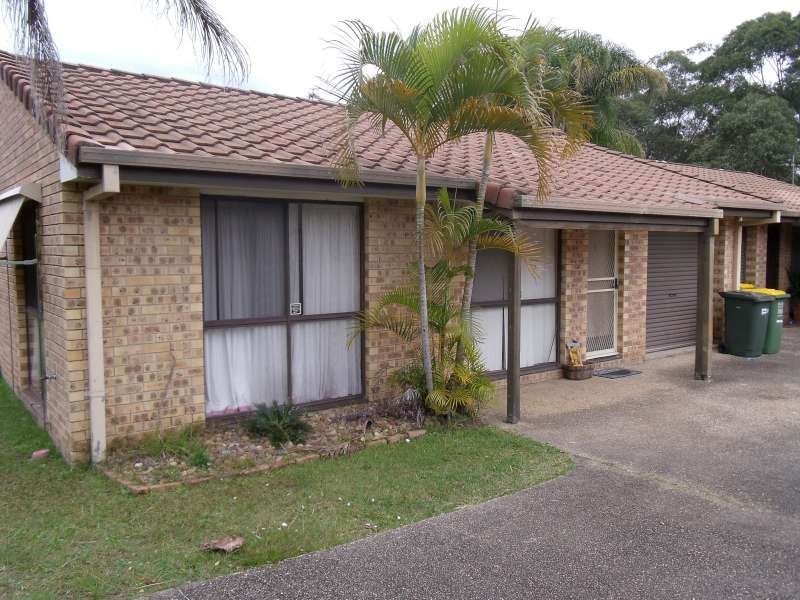 1/10 Nina Parade, Arundel QLD 4214