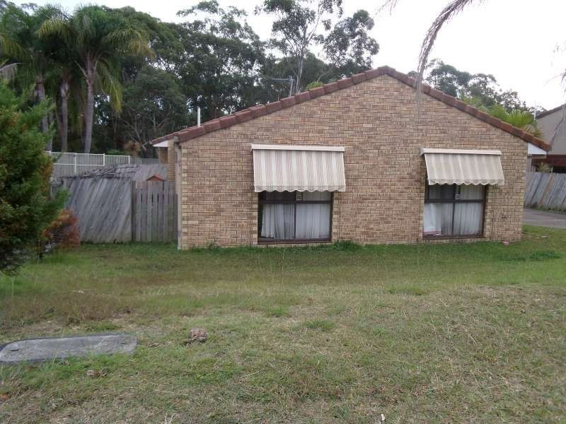 1/10 Nina Parade, Arundel QLD 4214