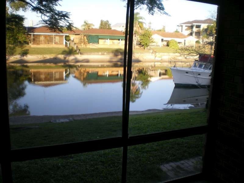 1/109 Bundall Road, Bundall QLD 4217