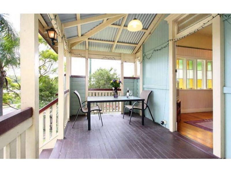 97 Macrossan Avenue, Norman Park QLD 4170