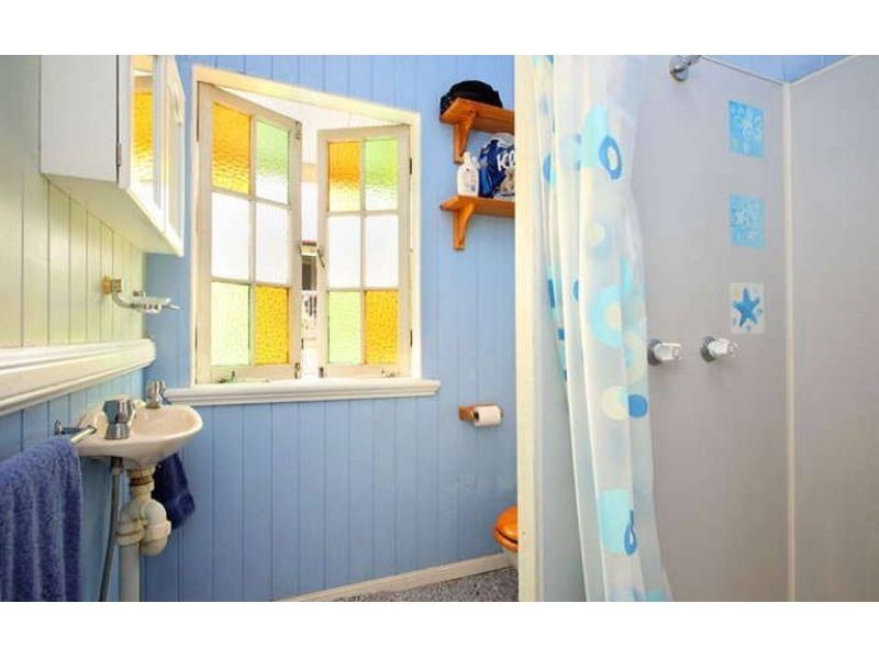 97 Macrossan Avenue, Norman Park QLD 4170