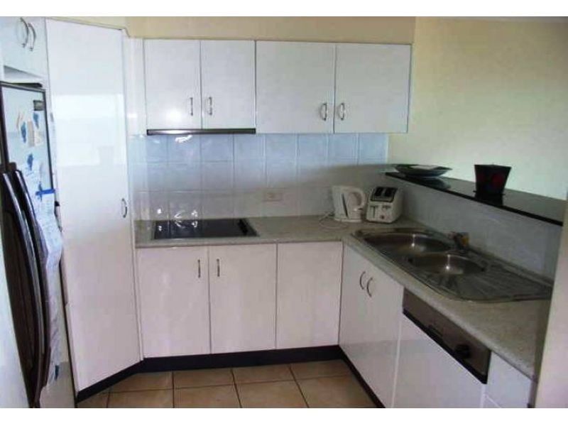 6/98 Prince Edward Parade, Redcliffe QLD 4020