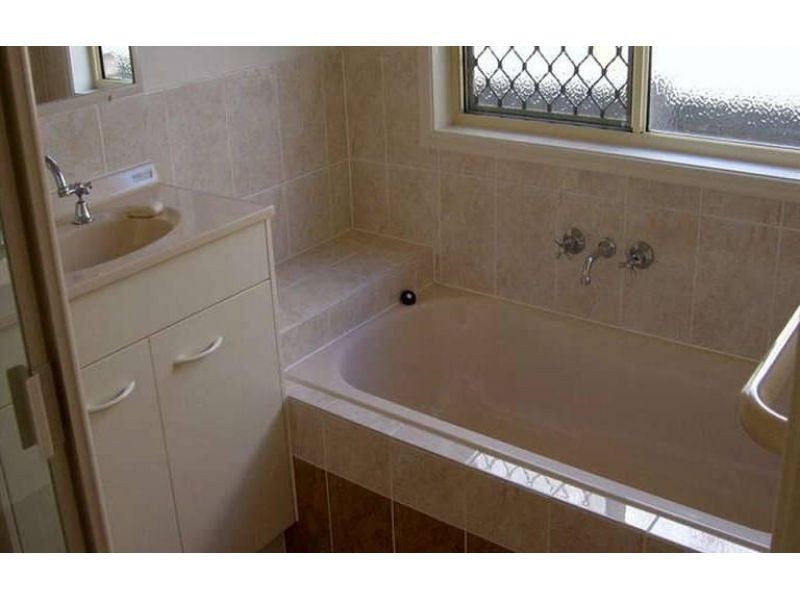 102 Watarrka Drive, Parkinson QLD 4115