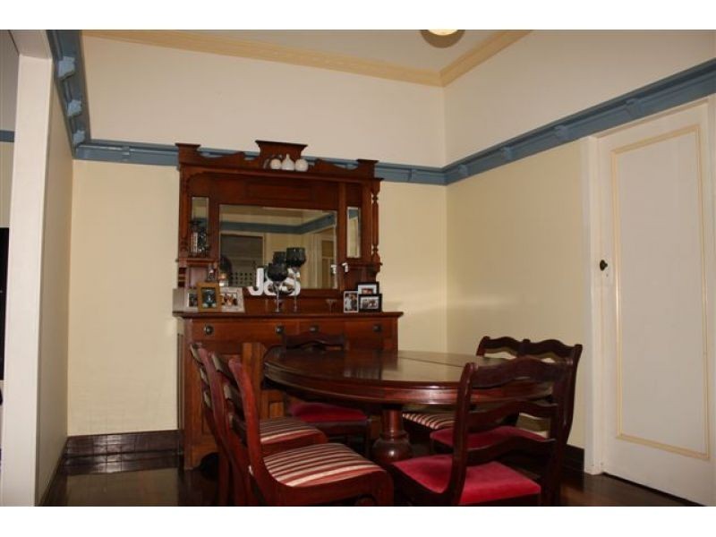 8 Burn Street, Camp Hill QLD 4152