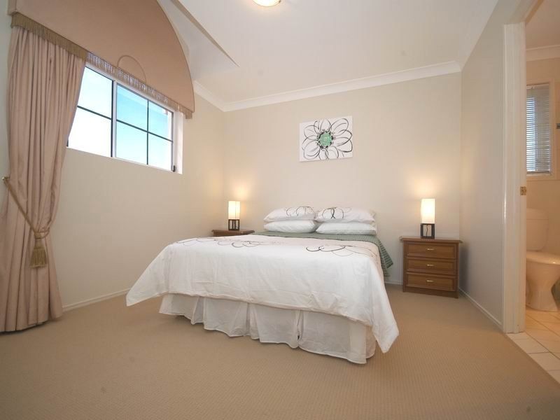1 Matthau Place, Mcdowall QLD 4053