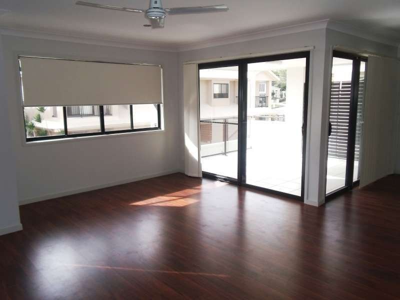 3/35 Harley Street, Labrador QLD 4215