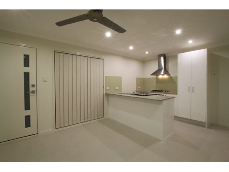 2/4 Morris Court, Warner QLD 4500