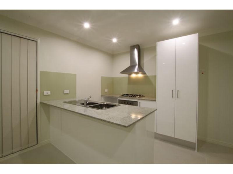 2/4 Morris Court, Warner QLD 4500