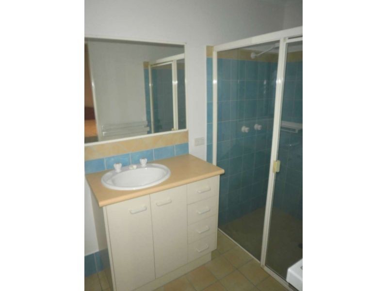 2/51 Minnie Street, Southport QLD 4215