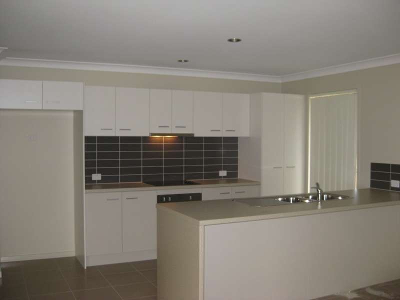 8 Redcedar Place, Morayfield QLD 4506