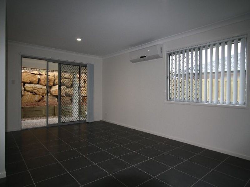 19 Dillon Avenue, Augustine Heights QLD 4300