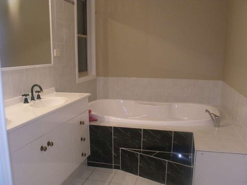 17 Kensington Street, Robina QLD 4226