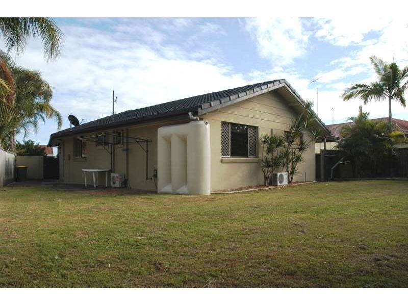 49 Oceanic Drive, Mermaid Waters QLD 4218