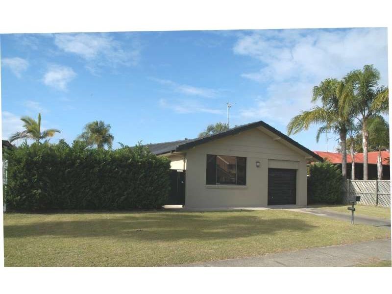 49 Oceanic Drive, Mermaid Waters QLD 4218