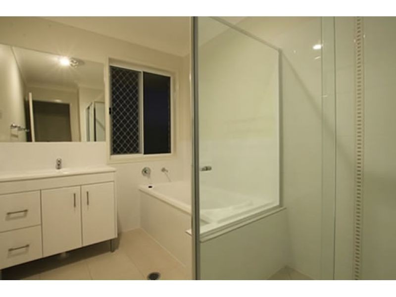 1, 54 Sunflower Crescent, Upper Caboolture QLD 4510