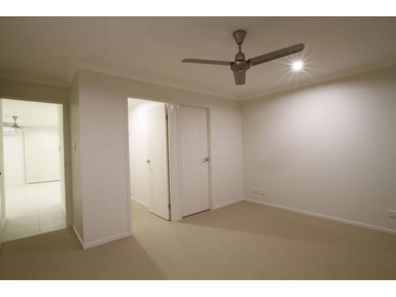 1, 54 Sunflower Crescent, Upper Caboolture QLD 4510