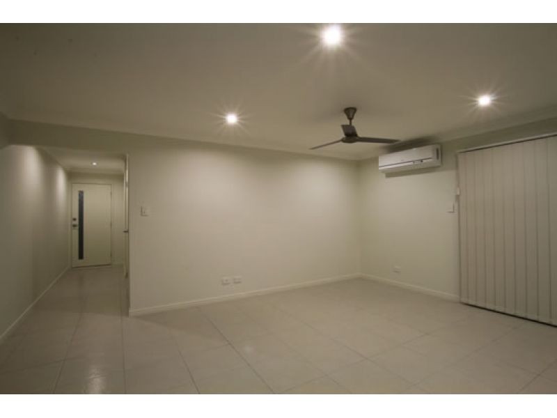 1, 54 Sunflower Crescent, Upper Caboolture QLD 4510