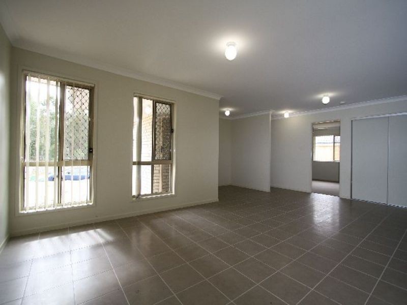 4 Newhaven Street, Marsden QLD 4132