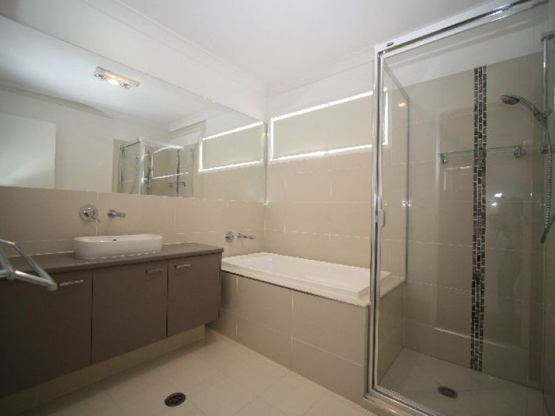 12 Wassell Street, Wynnum QLD 4178