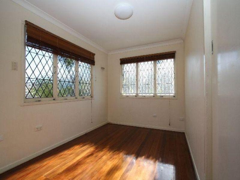 15 Gilmore Street, Tarragindi QLD 4121