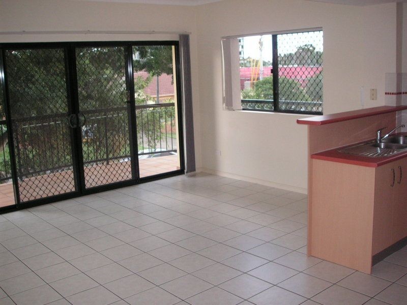 6/2-4 Henry Street, Redcliffe QLD 4020