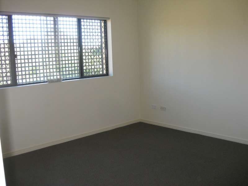 6/2-4 Henry Street, Redcliffe QLD 4020