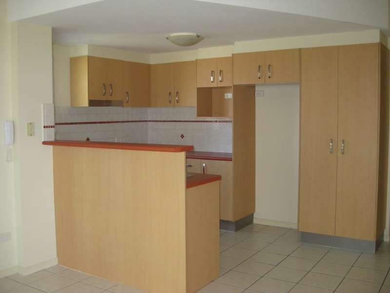 6/2-4 Henry Street, Redcliffe QLD 4020