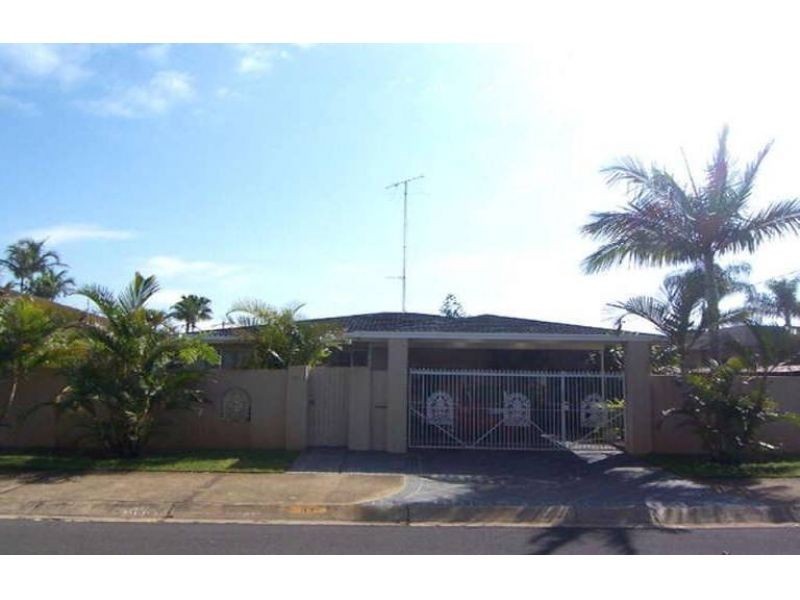 37 Poinciana Boulevard, Broadbeach Waters QLD 4218