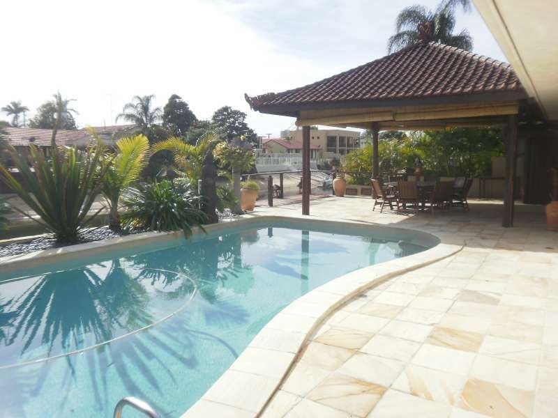 37 Poinciana Boulevard, Broadbeach Waters QLD 4218