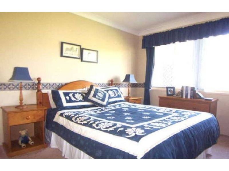 37 Poinciana Boulevard, Broadbeach Waters QLD 4218