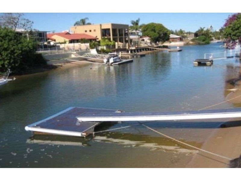 37 Poinciana Boulevard, Broadbeach Waters QLD 4218