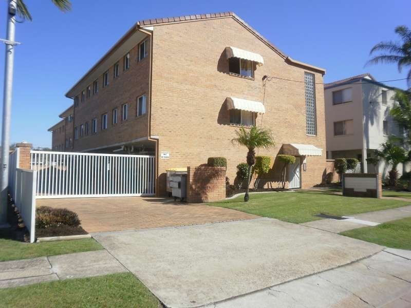 11/4 Brighton Street, Biggera Waters QLD 4216
