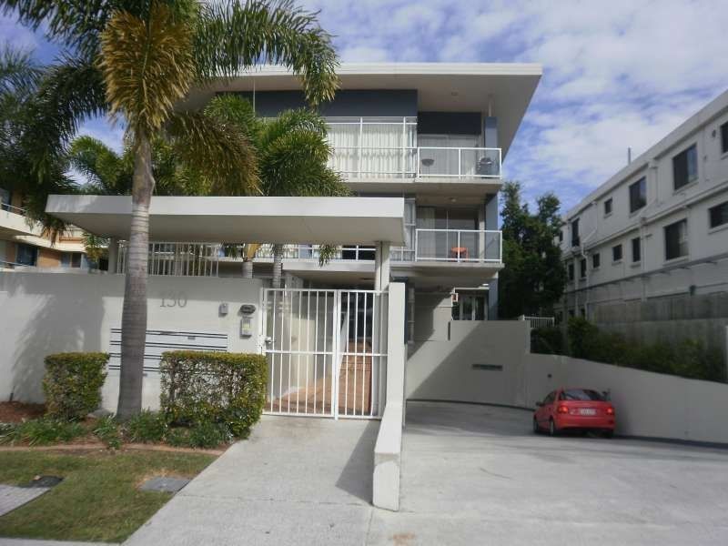 2/130 Marine Parade, Southport QLD 4215