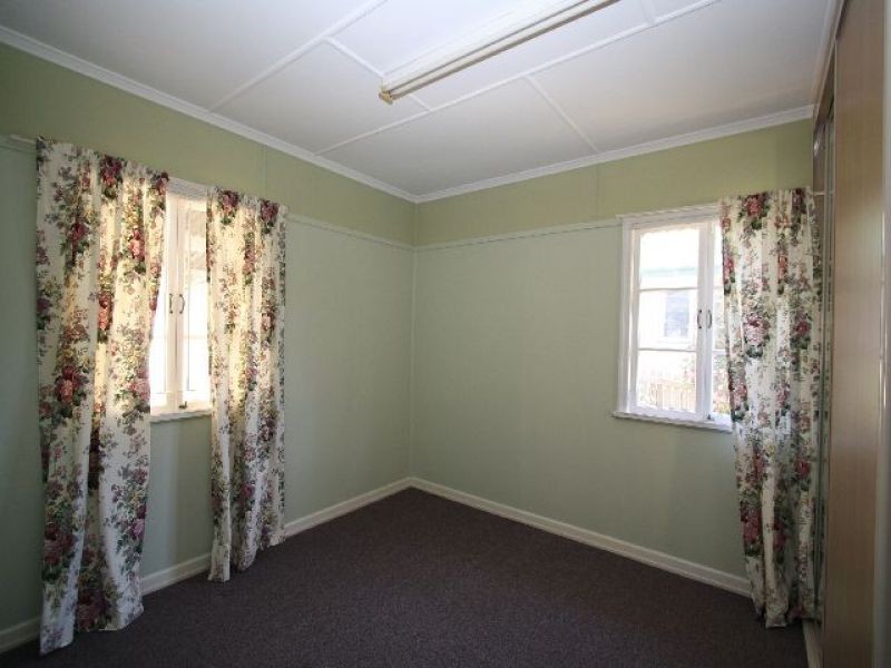 11 Sapphire Street, Holland Park QLD 4121