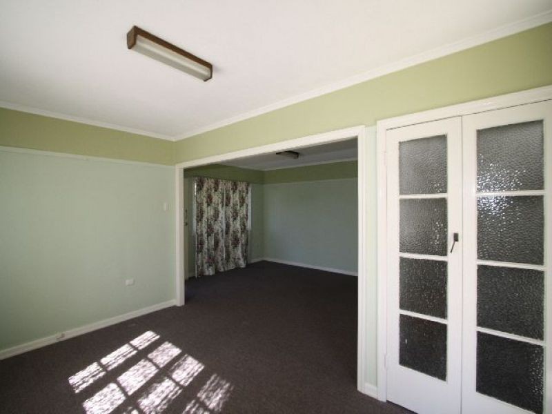 11 Sapphire Street, Holland Park QLD 4121