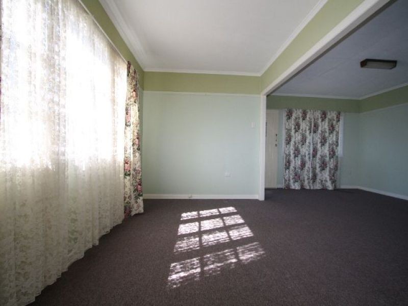 11 Sapphire Street, Holland Park QLD 4121