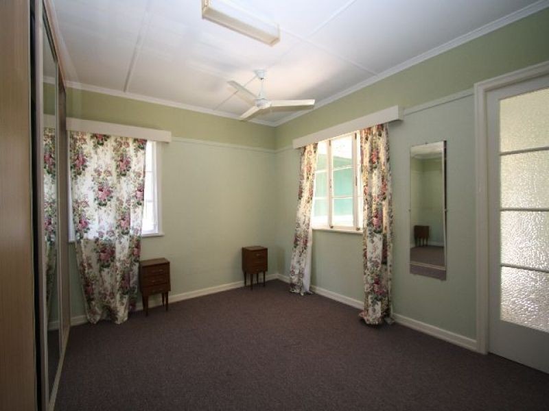 11 Sapphire Street, Holland Park QLD 4121