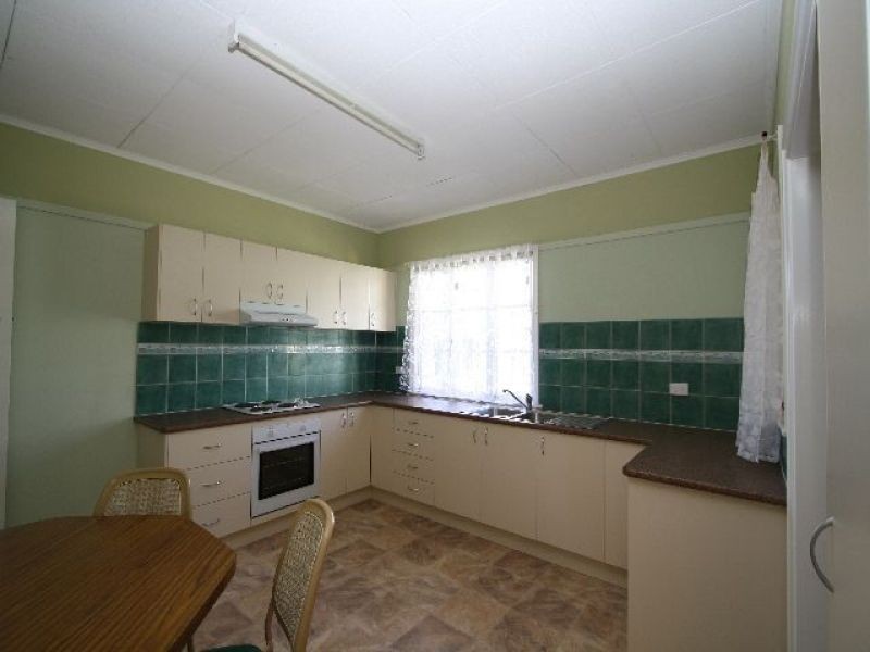 11 Sapphire Street, Holland Park QLD 4121