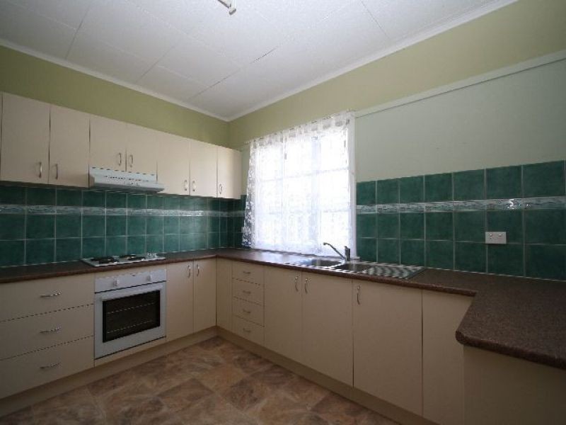 11 Sapphire Street, Holland Park QLD 4121