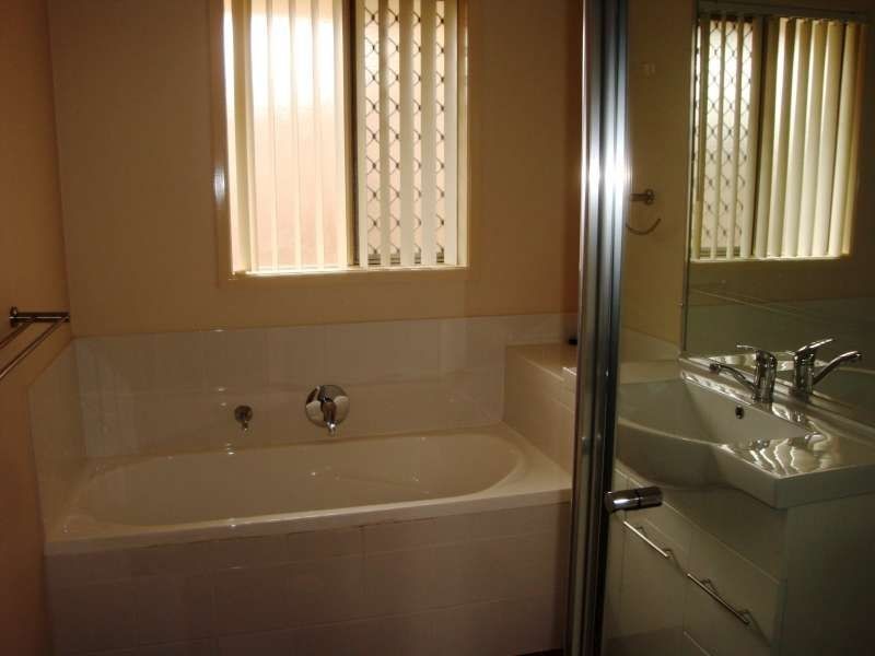 5 Burns Parade, Kallangur QLD 4503