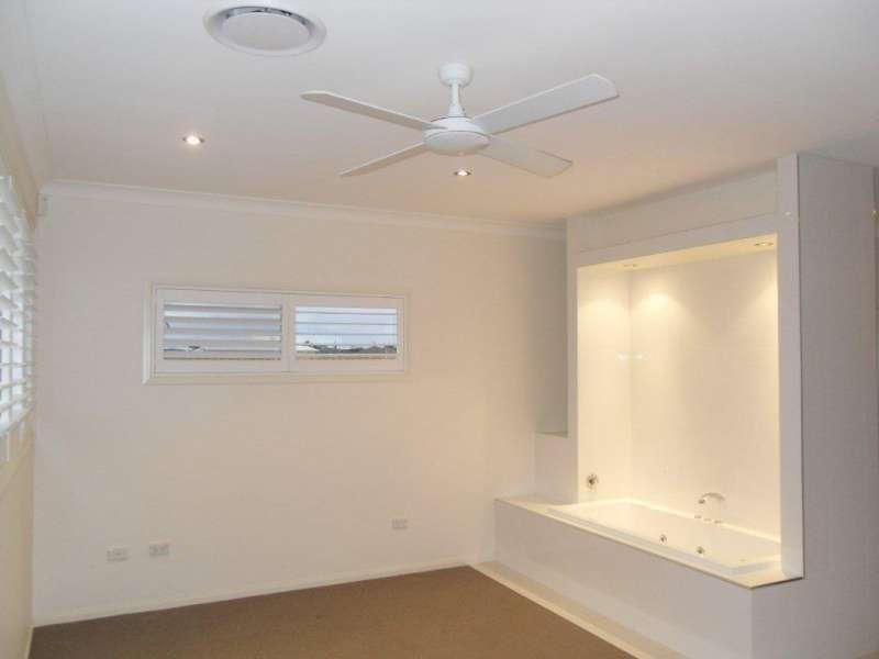 5 Plimsol Court, Wurtulla QLD 4575