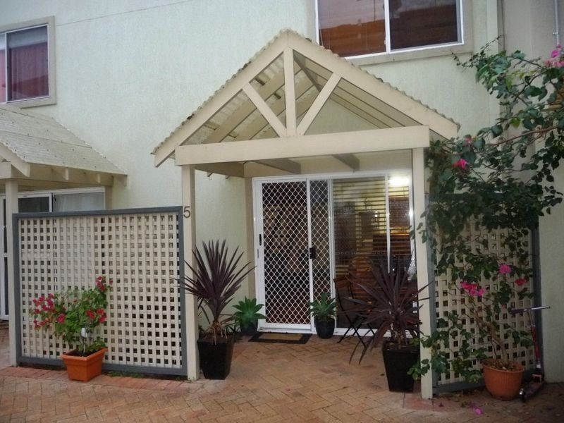 5/79 Bayview Street, Runaway Bay QLD 4216