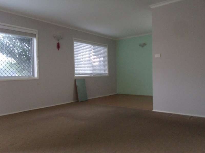 22 Neville Avenue, Southport QLD 4215