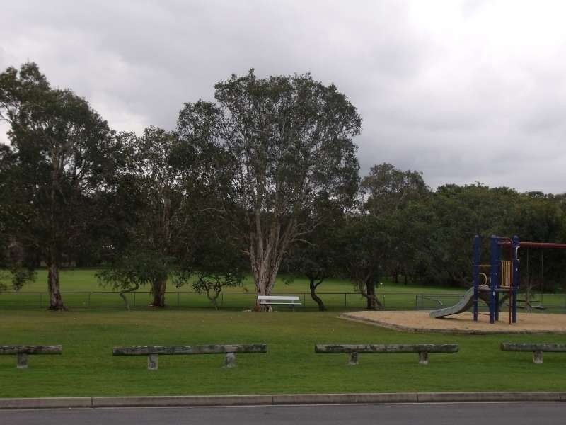 22 Neville Avenue, Southport QLD 4215