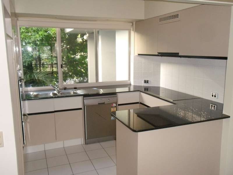 11/76 Chichester Drive, Arundel QLD 4214