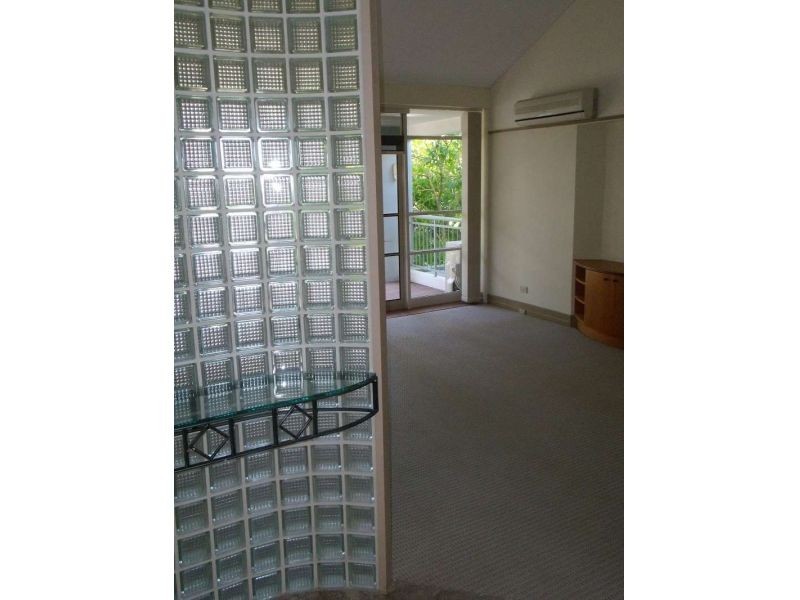 11/76 Chichester Drive, Arundel QLD 4214