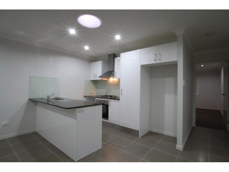 2/35 Sunflower Crescent, Upper Caboolture QLD 4510